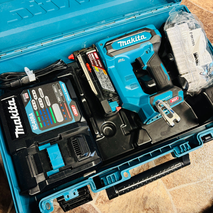 【中古美品・7月限定セール！】 マキタ(makita) 35mmコードレスピンネイラ PT001GRDX 40Vmax 【越谷店】