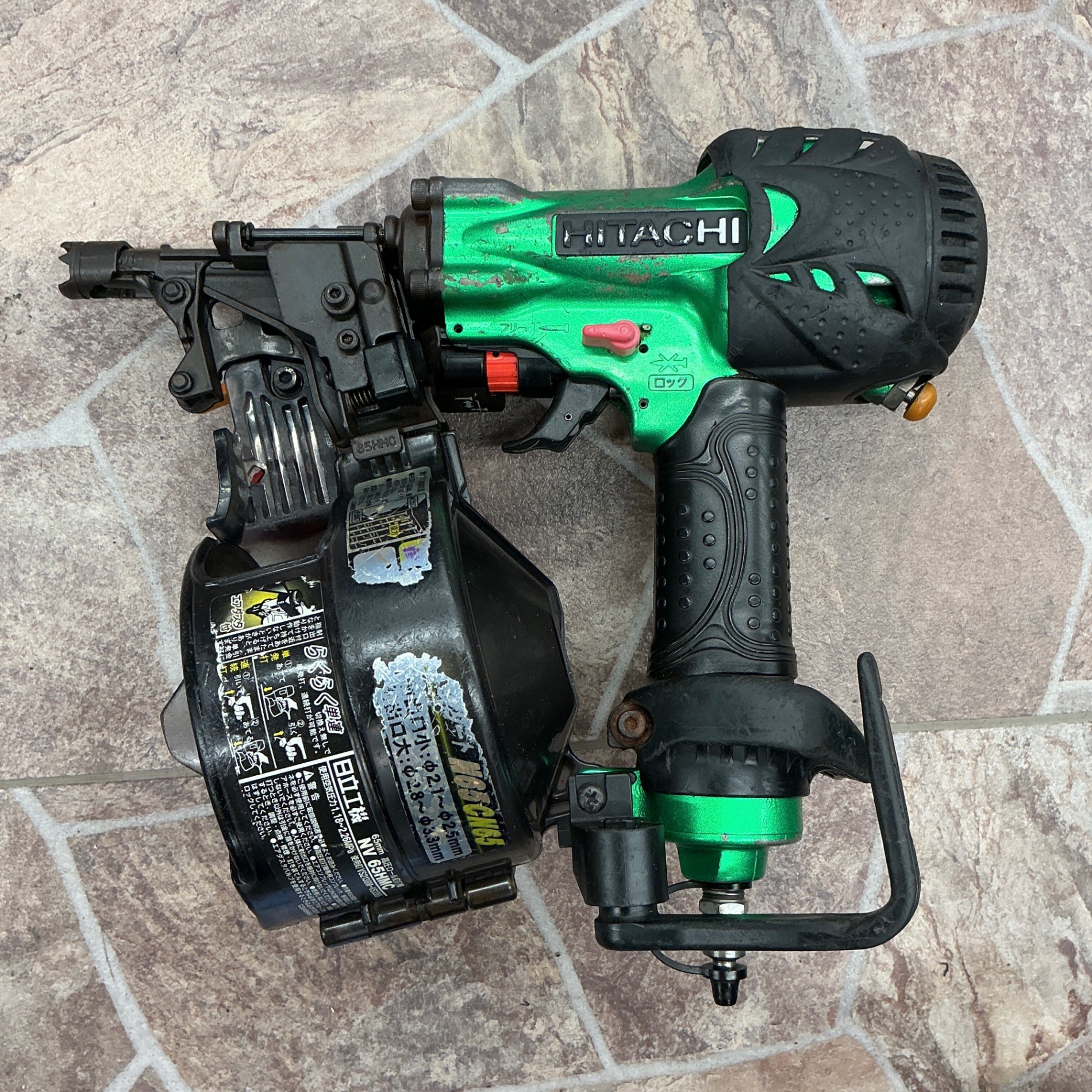 【中古・動作品】 65mm 高圧エア釘打ち機 NV65HMC (L) N65対応！ 【越谷店】