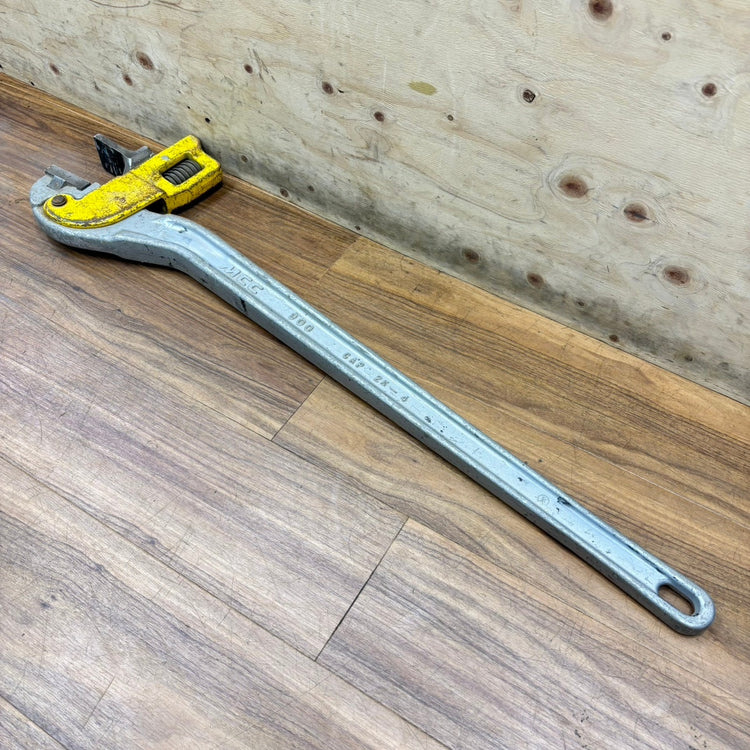 MCC 900mm コーナーパイプレンチ 【船橋馬込店】