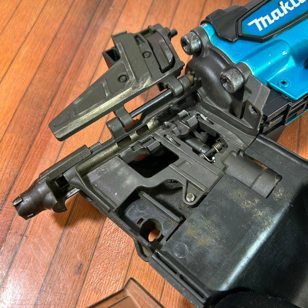 ◆マキタ(makita) 高圧エア釘打ち機 AN935HM 【野田愛宕店】