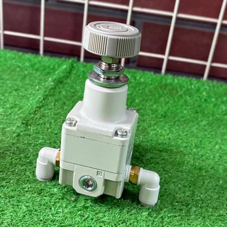 SMC レギュレータ 2個セット IR1010-01・IR1010-01BG 【市川行徳店】