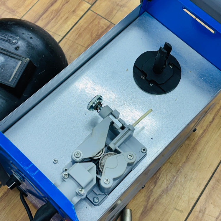 動作確認済み  AC100V ノンガス半自動溶接機 IS-H100SA 【リライズ蓮田店】