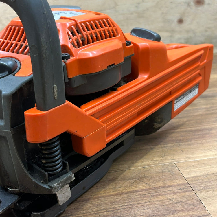 良品 ハスクバーナ (Husqvarna) エンジンチェーンソー 135MARKⅡ バーサイズ 35cm (14インチ) 【船橋馬込店】