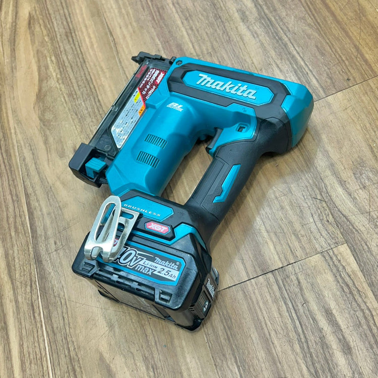 美品 マキタ (makita) 35mm 40V コードレスピンネイラ PT001GZ 本体バッテリーセット BL4025 【船橋馬込店】