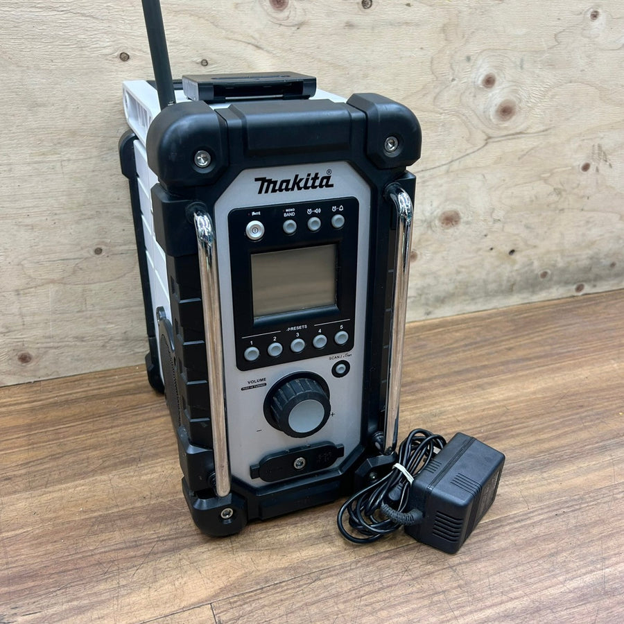 美品 アダプター付き マキタ (makita) 7.2V～18V コードレスラジオ MR102 【船橋馬込店】