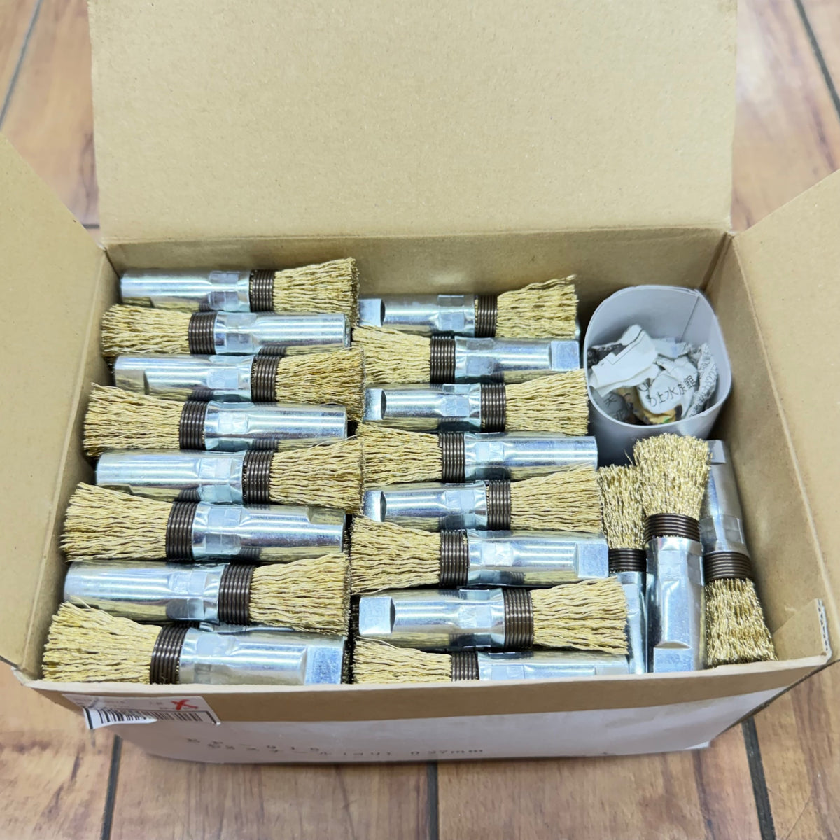 未使用品 内ネジ筒型ワイヤーブラシ15mm EP-015 C2 100個入り【リライズ蓮田店】