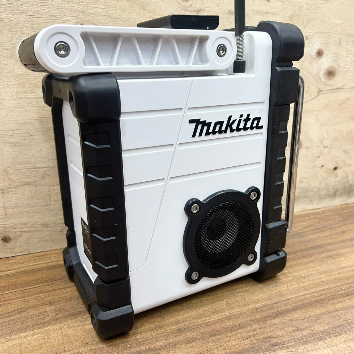 美品 アダプター付き マキタ (makita) 7.2V～18V コードレスラジオ MR102 【船橋馬込店】
