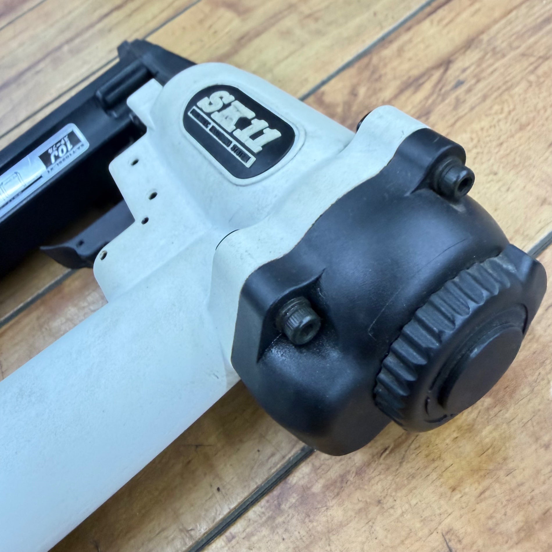打ち込み動作良好 10mm エアタッカー T1025L 【リライズ蓮田店】