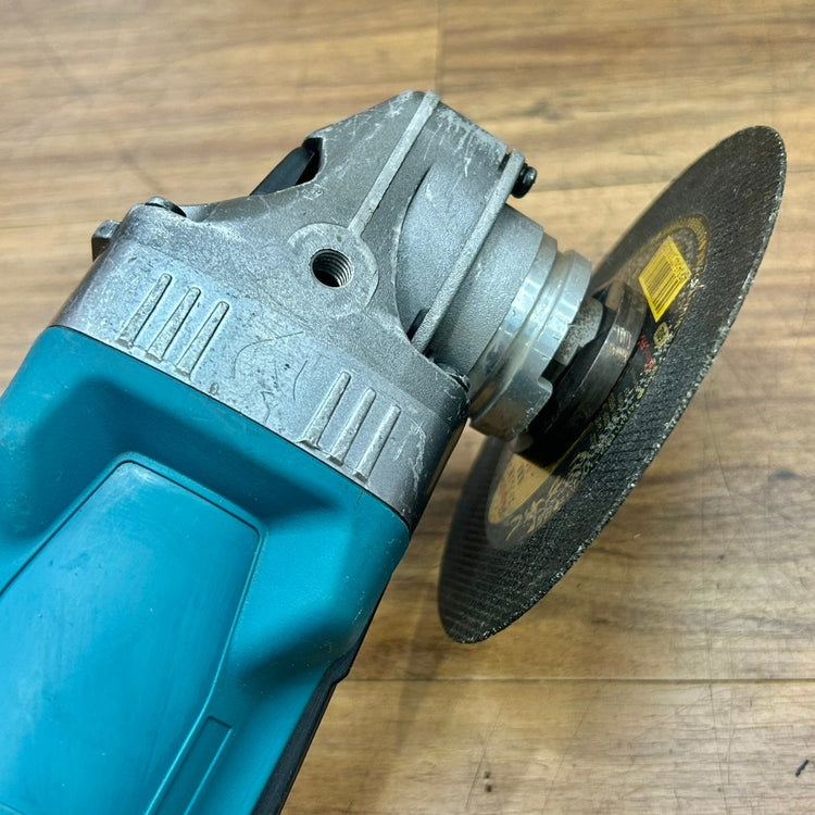 ◆マキタ(makita) 125mmコードレスディスクグラインダ GA020GZ 【船橋馬込店】