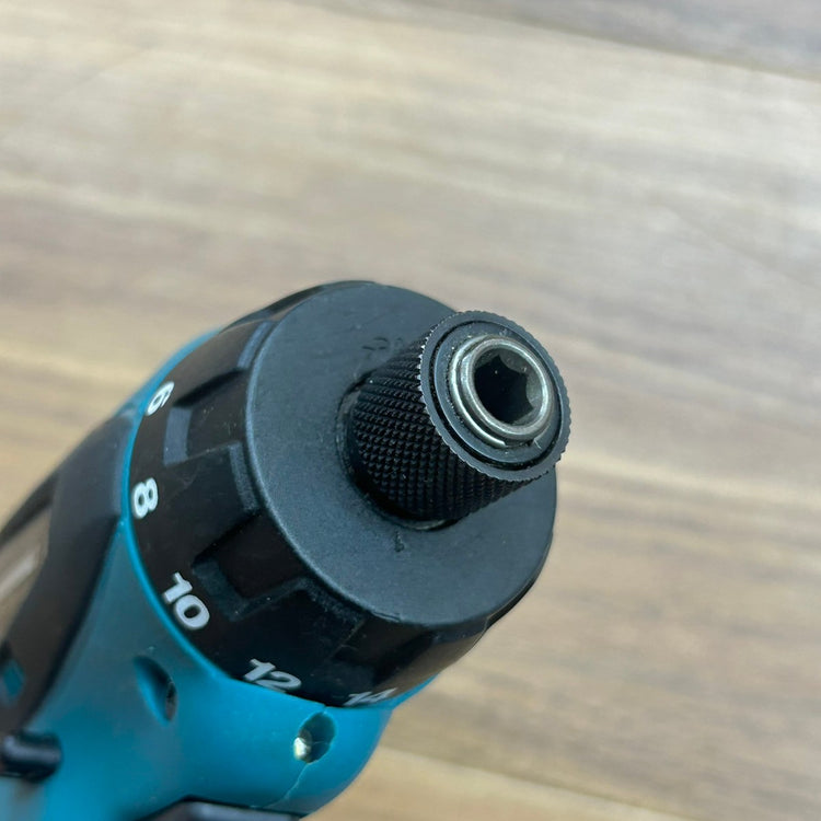 ◆マキタ(makita) 充電式ドライバドリル DF030DWX 【船橋馬込店】