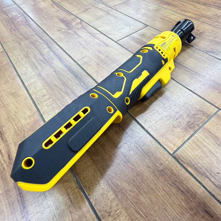 極美品 18V 1/2インチ(12.7sq) コードレスラチェットレンチ DCF512B 【リライズ蓮田店】