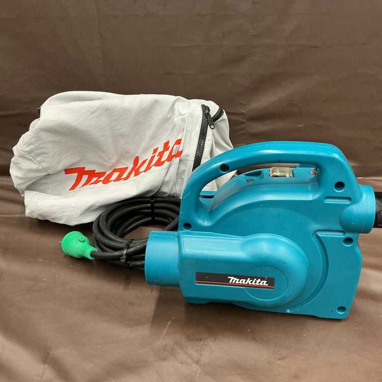 【中古品・集塵バッグ付き！】 マキタ(makita) 小型集じん機 450(P)  【越谷店】