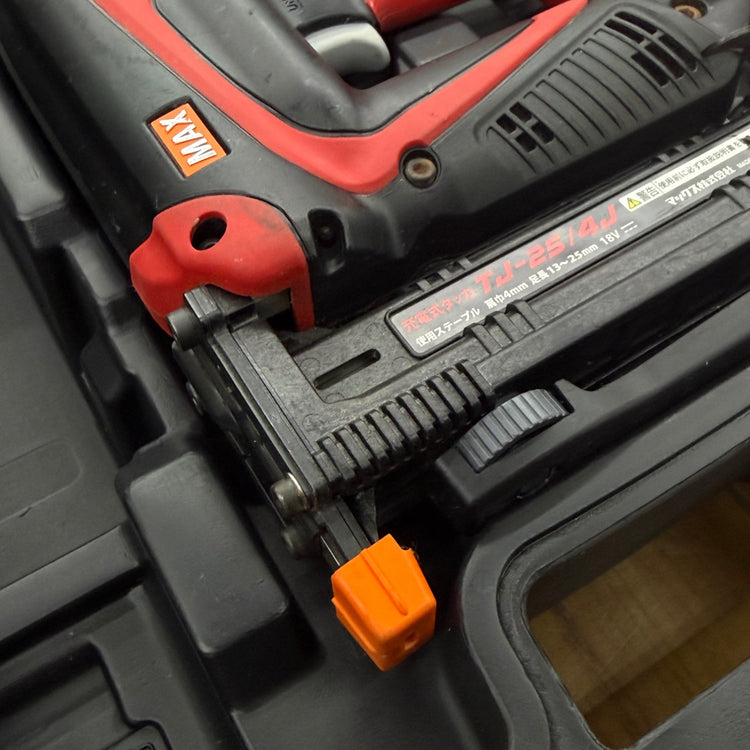 打ち込み動作良好 18V 幅4mm 充電式タッカ TJ-25/4J 【リライズ蓮田店】