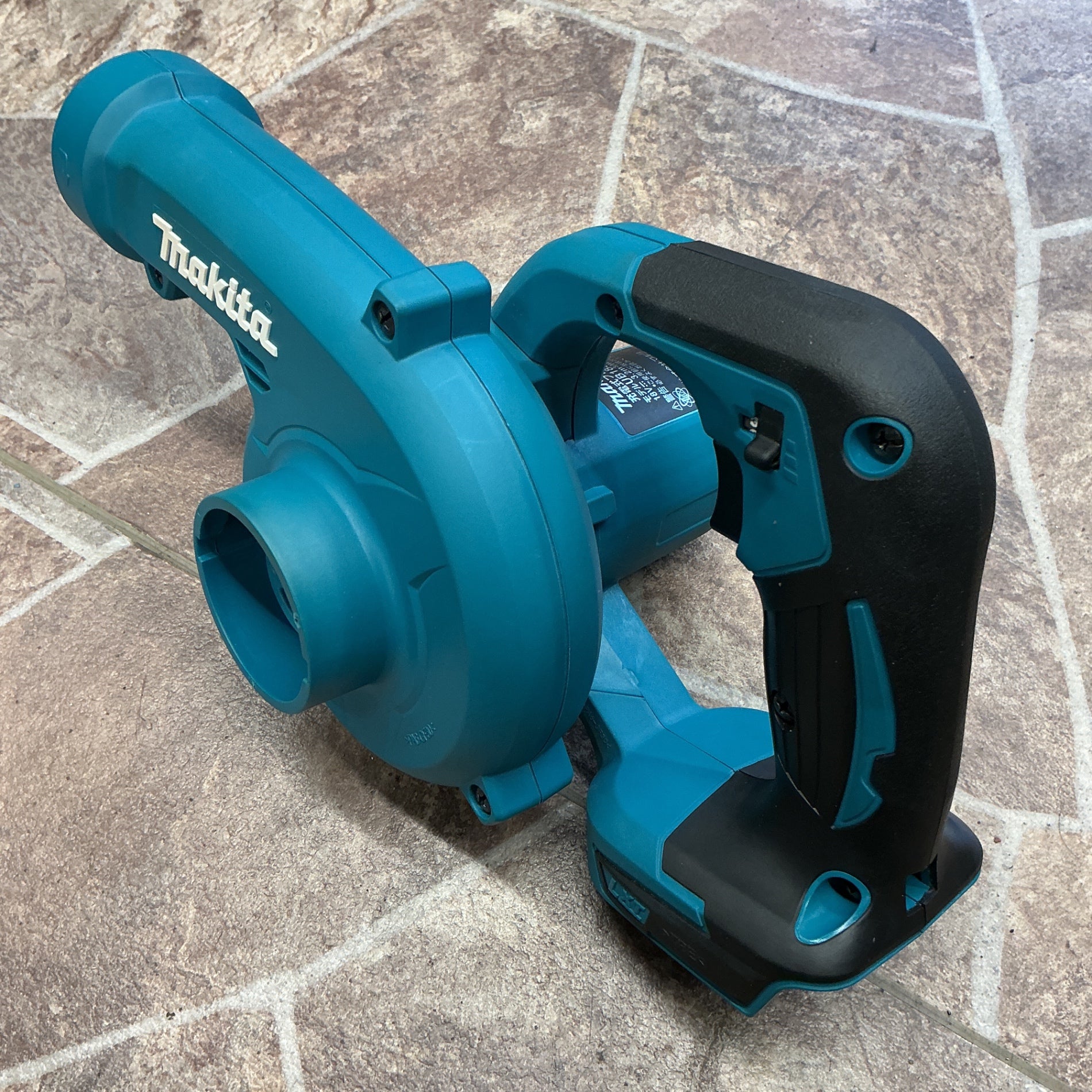 【美品中古・動作良好！】 マキタ makita 18V 充電式ブロワ UB185DZ 【越谷店】