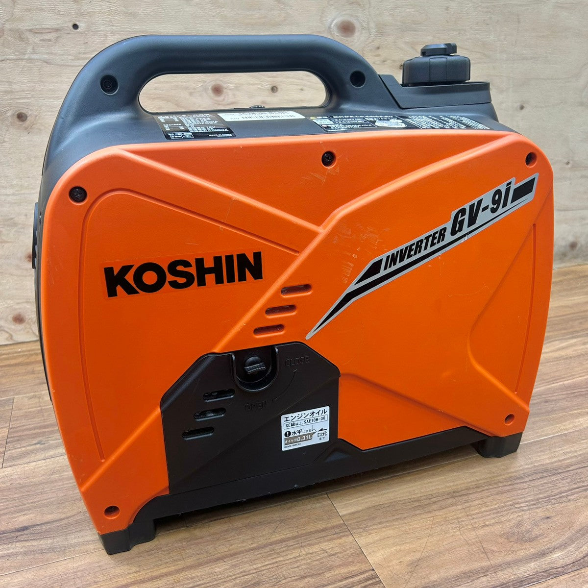 美品 工進 (KOSHIN) インバーター発電機 GV-9i 定格出力0.9kVA 【船橋馬込店】
