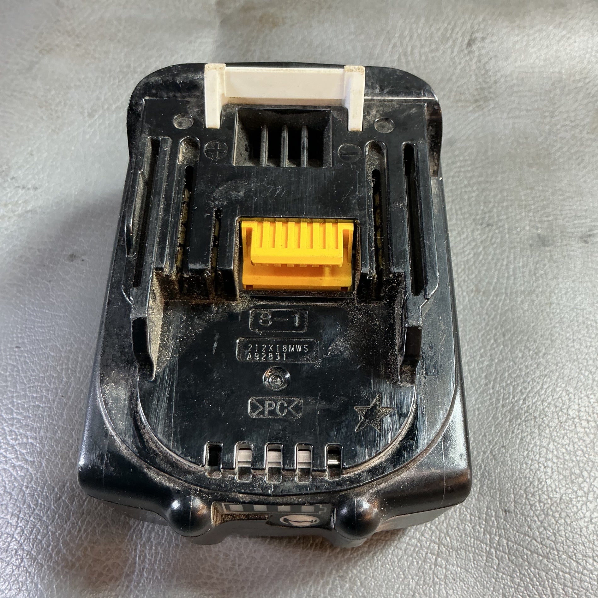 【中古】マキタ(makita) リチウムイオンバッテリー 18V/6.0Ah BL1860B  【越谷店】