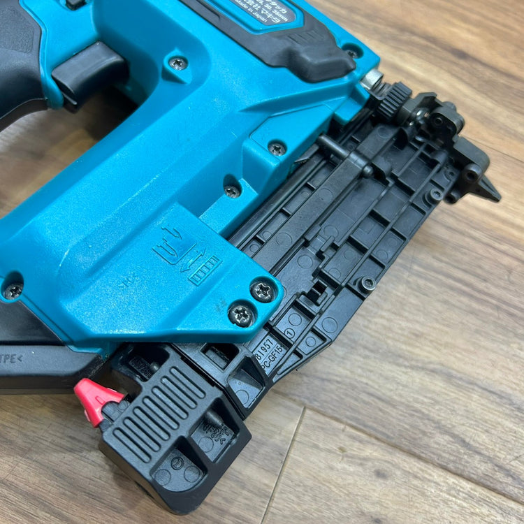 美品 マキタ (makita) 10.8V コードレスピンネイラ PT354DZ  【船橋馬込店】