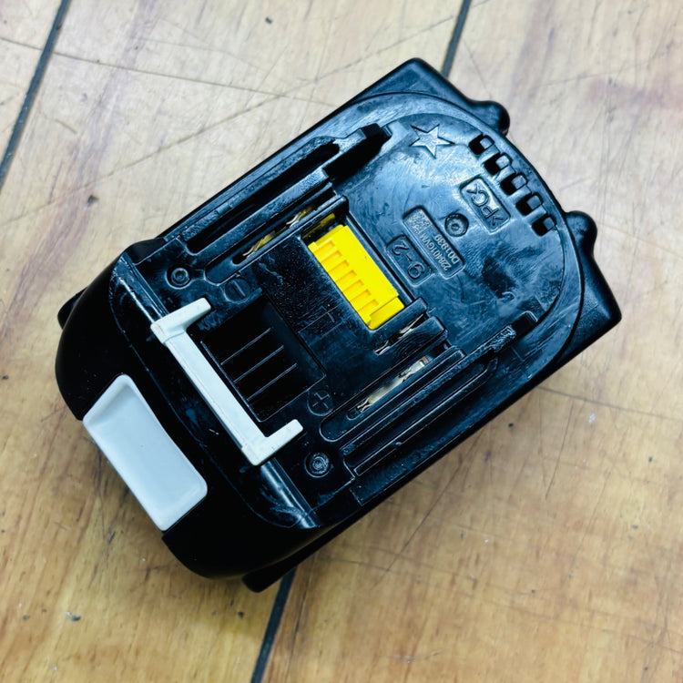 【コンパクト便】純正品  リチウムイオンバッテリー 18V/3.0Ah BL1830B 【リライズ蓮田店】