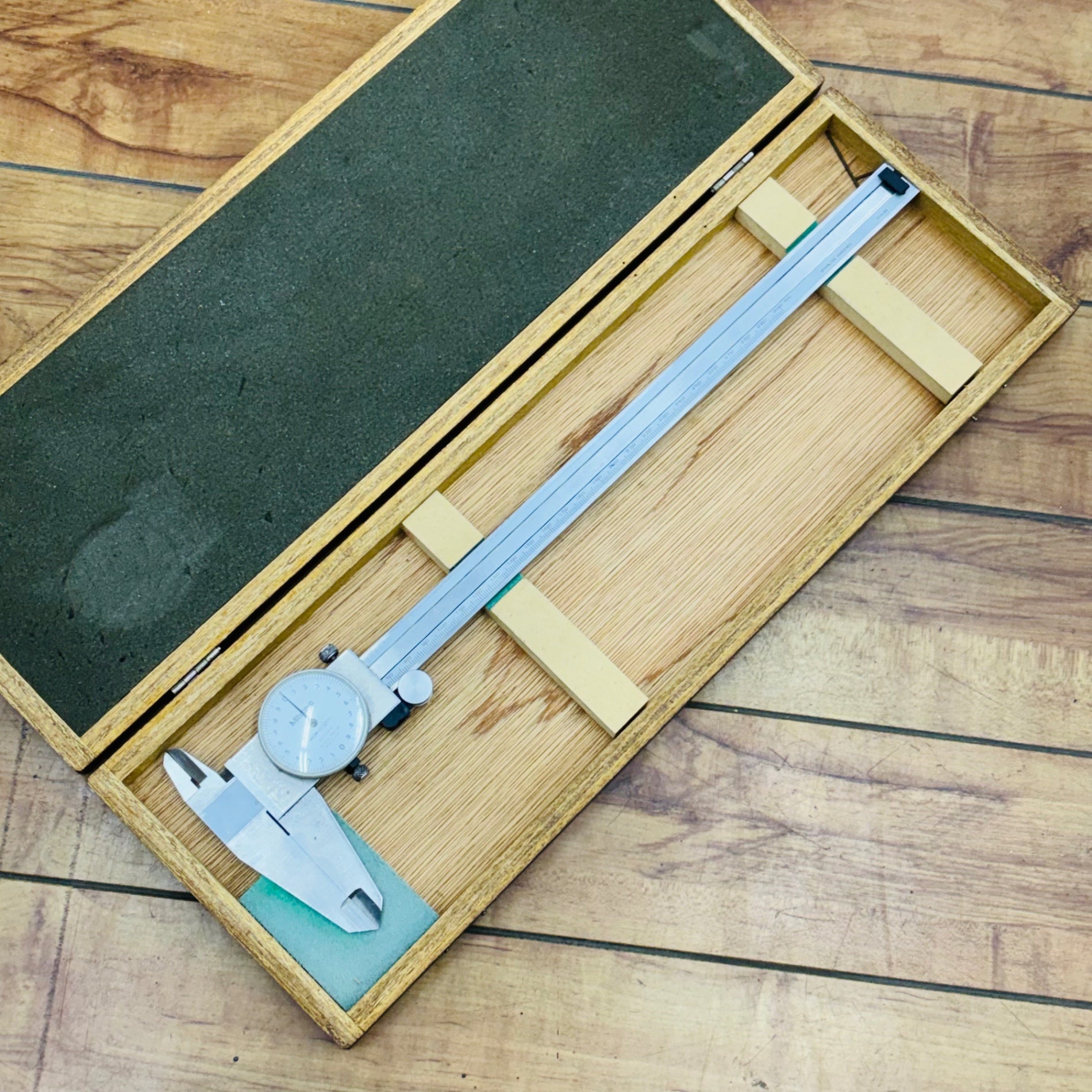 300mm ダイヤルノギス 500-153 【蓮田店】
