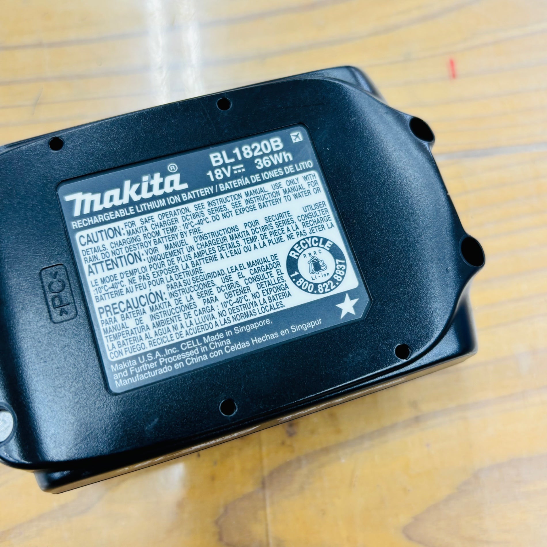 【コンパクト便】純正品 18Vリチウムイオンバッテリー 薄型 2.0Ah BL1820B 【中古】蓮田店】