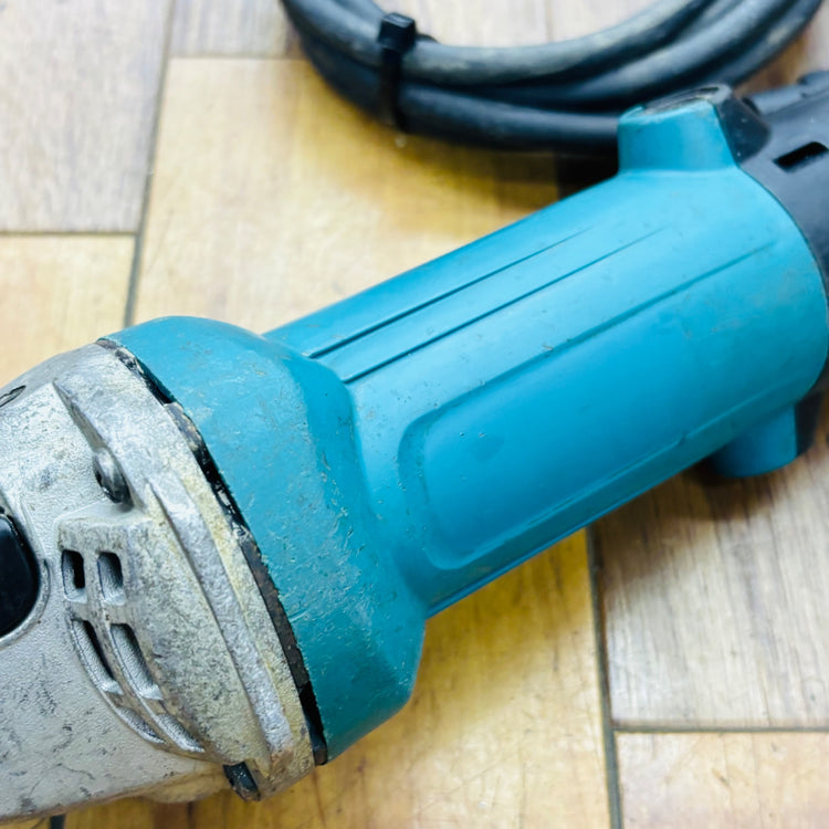 動作確認済み マキタ(makita) 100mm ディスクグラインダー 9533BLA 【リライズ蓮田店】