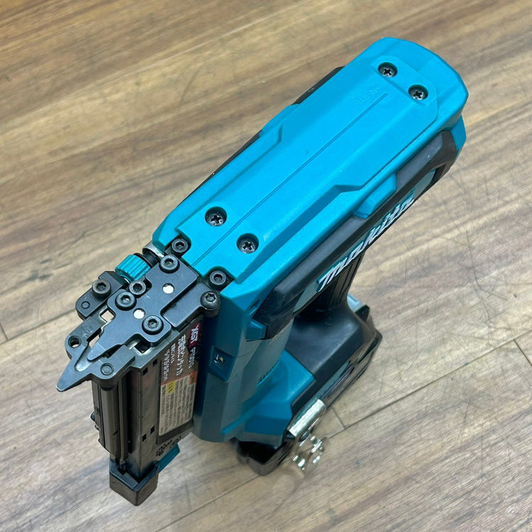 バッテリー付き マキタ (makita) 35mm コードレスピンネイラ PT001GZ 本体 BL4025 【船橋馬込店】