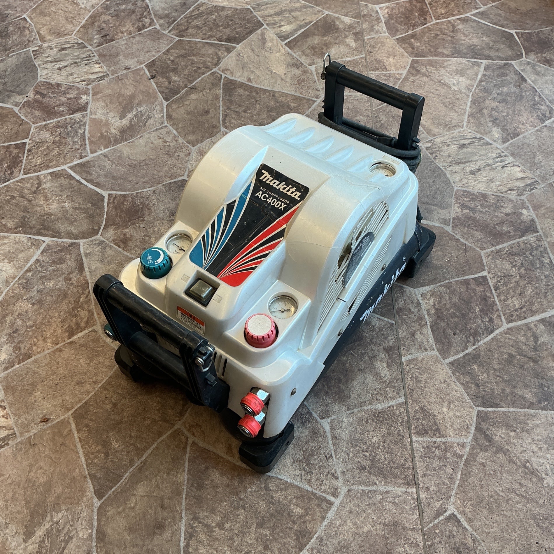 【中古】 マキタ(makita) エアコンプレッサー AC400XW 【越谷店】