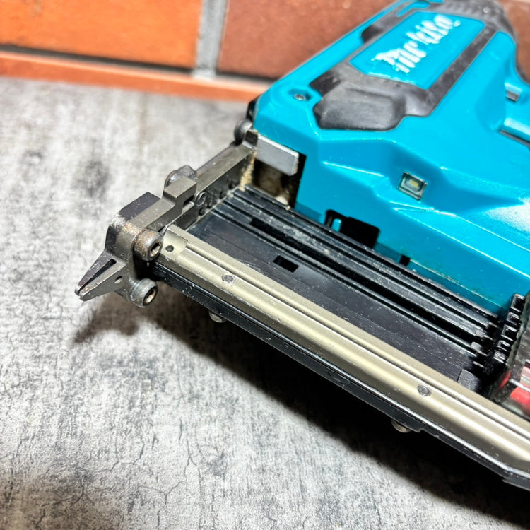 ◆マキタ(makita) コードレスピンネイラ PT354DZK 【市川行徳店】