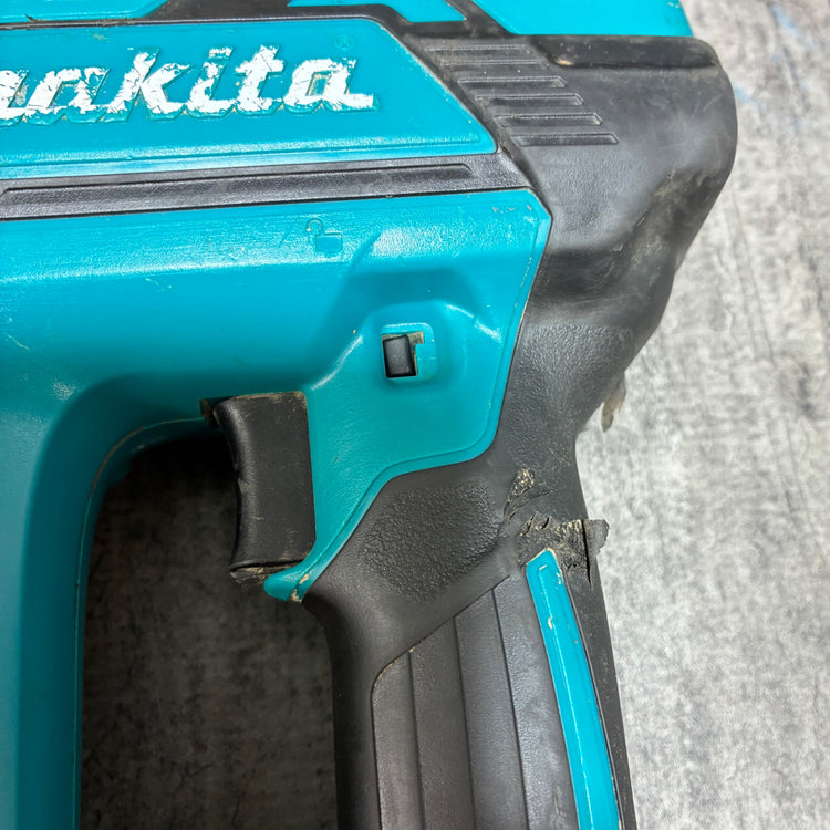 マキタ(makita) コードレスフィニッシュネイラ FN350DZK 【市川行徳店】