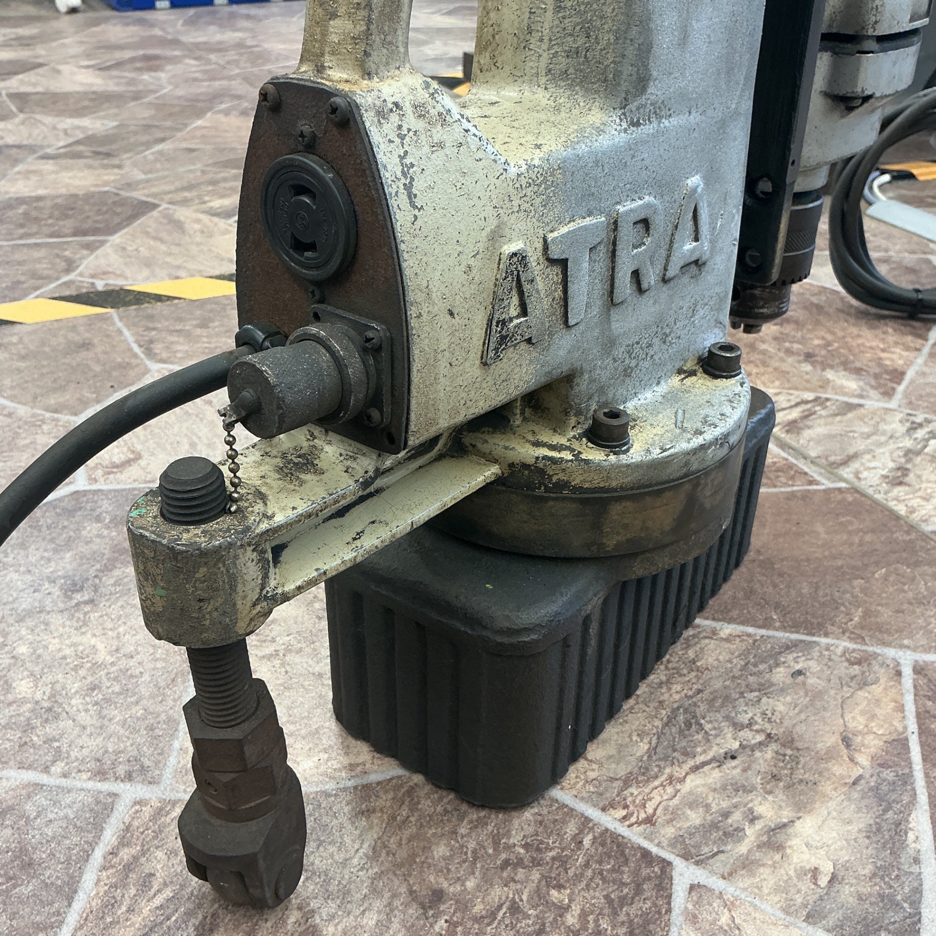【中古・現状品】日東工器 NITTO KOHKI 磁気ボール盤 アトラマスター M-250B ATRA MASTER 100V マグネットドリル 【越谷店】