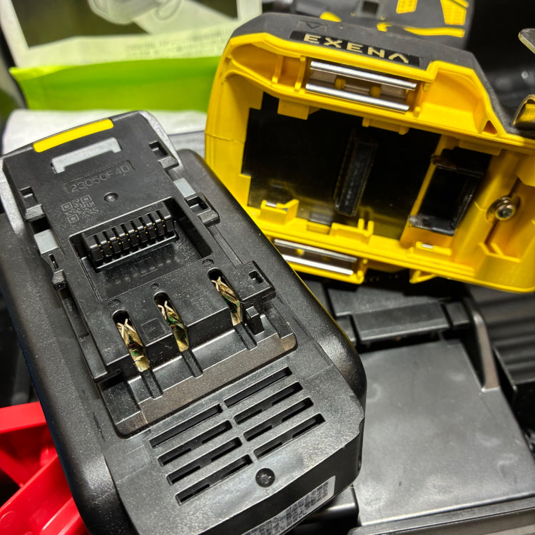 美品！アタッチメント2種付き！充電インパクトドライバー EZ1PD1J18A1Y【市川行徳店】