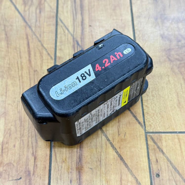 使用充電確認済み リチウムイオンバッテリー (18V/4.2Ah) EZ9L51充電器(10.8V-28V)EZ0L81   【リライズ蓮田店】