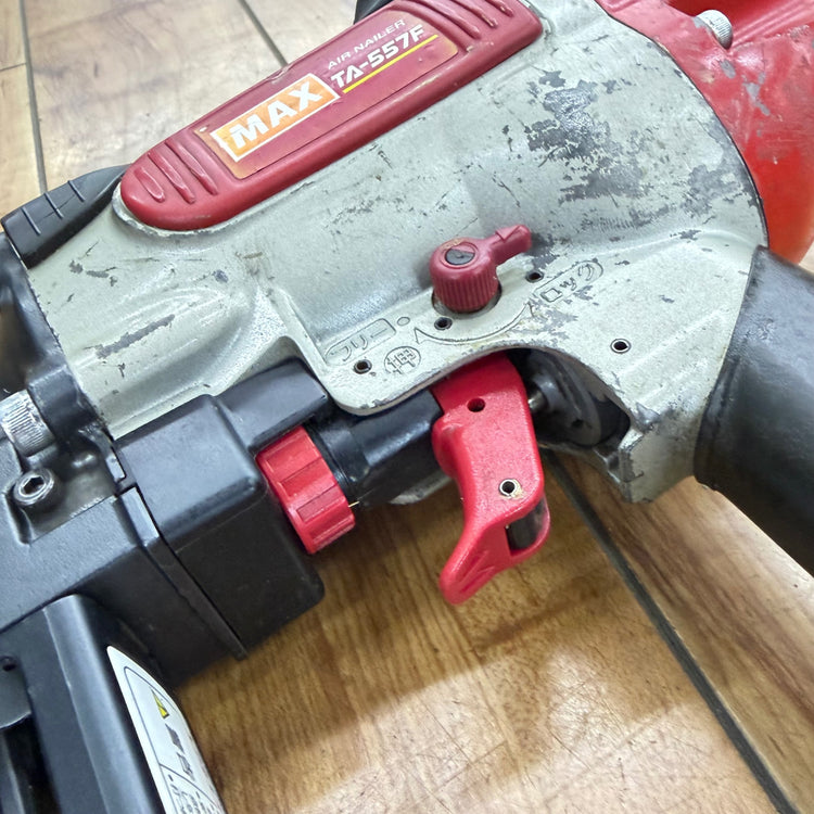 打ち込み動作良好 9mm 常圧フロアタッカ TA-557F/957Tフロア 【リライズ蓮田店】