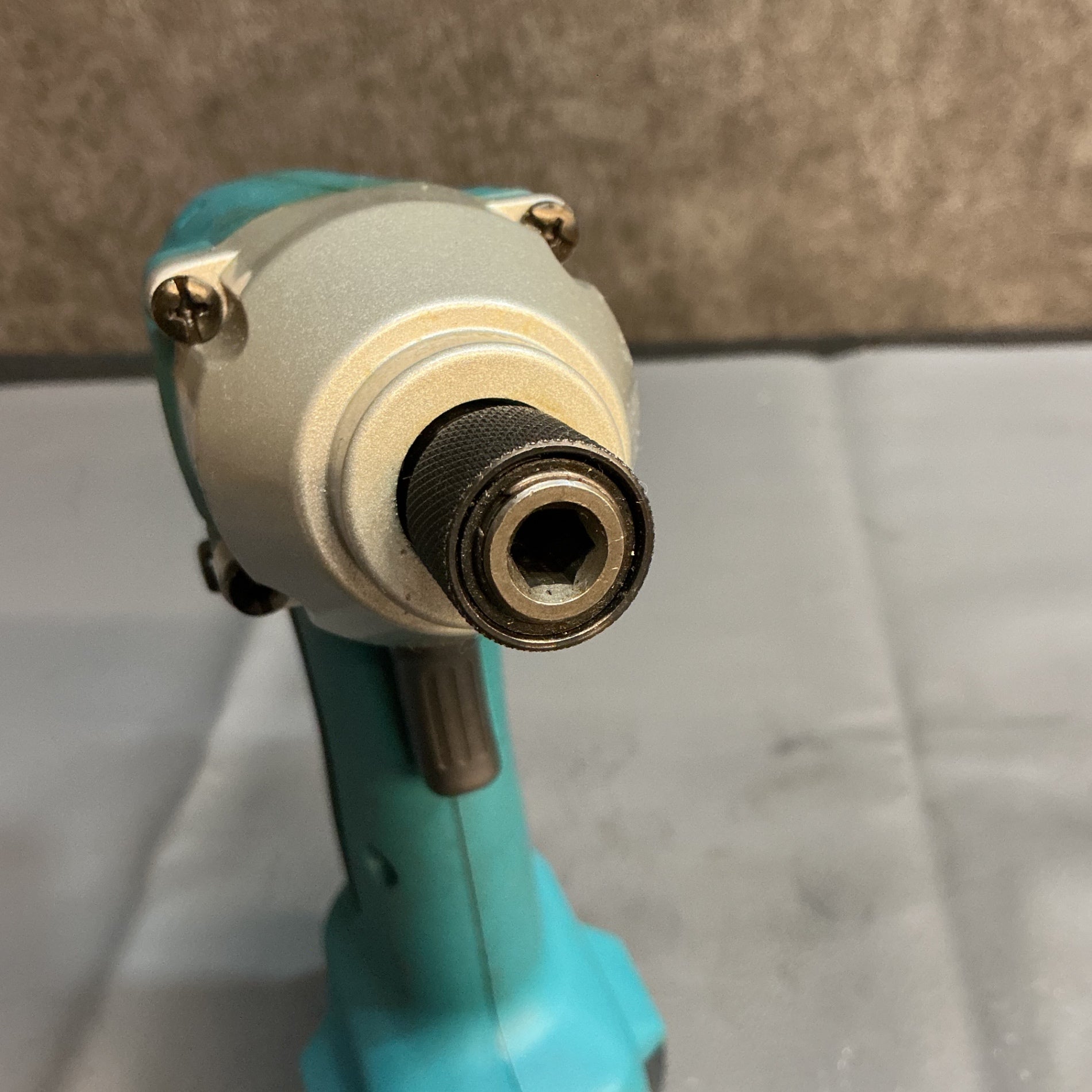 【中古】マキタ(makita) 9.6V インパクトドライバー 6990DRFSP ニッケル水素バッテリ  【越谷店】