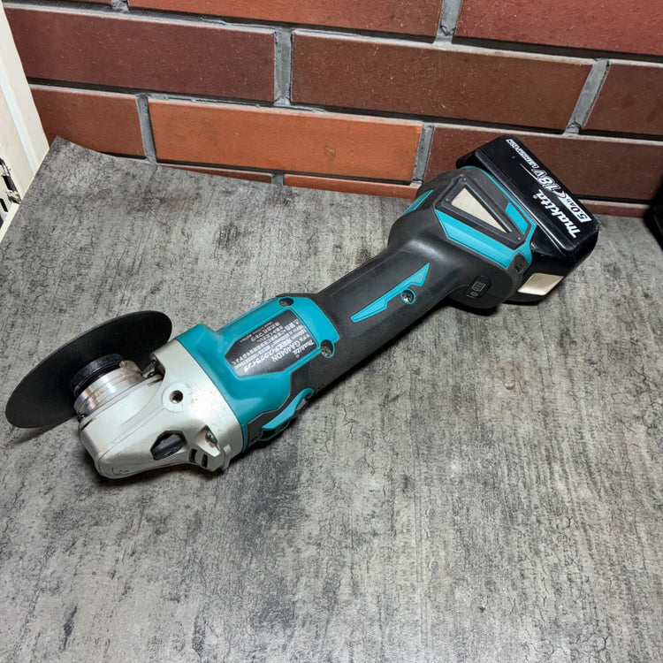 18V 100mm 充電式ディスクグラインダ GA404DZN バッテリ付き 【市川行徳店】