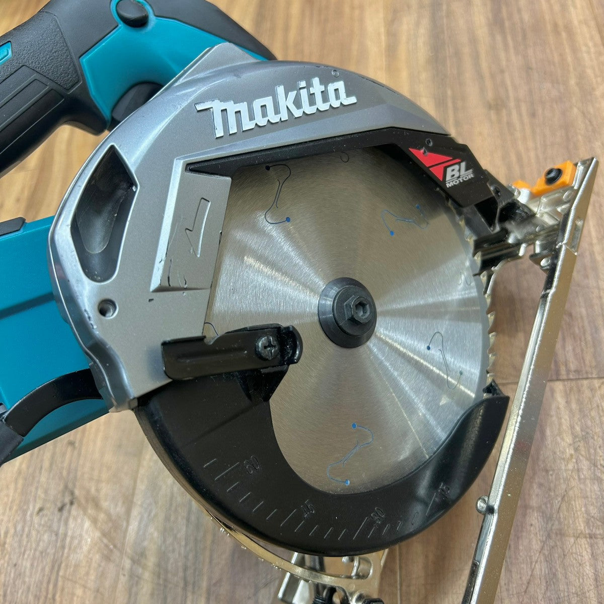 美品 マキタ (makita) コードレス丸のこ 40V 165mm HS001GZ 本体のみ  【船橋馬込店】
