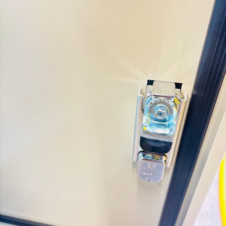 日東工業　電子機器収納用キャビネット　DKTV-C11 【越谷店】