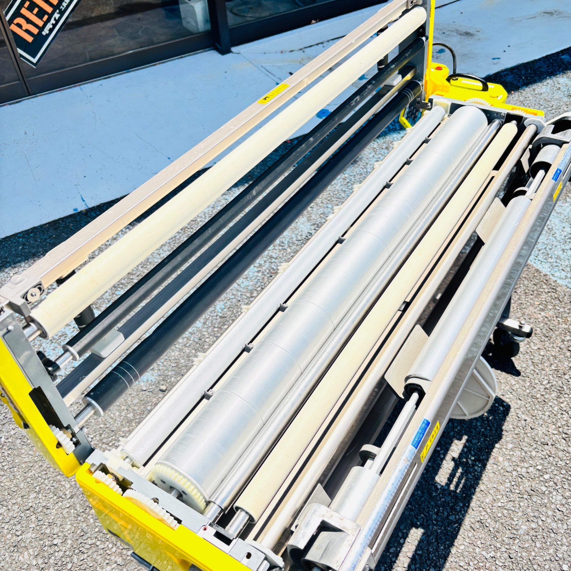 【中古】 極東産機 プライムμⅢ 糊付け機 スリッター付き 【越谷店】