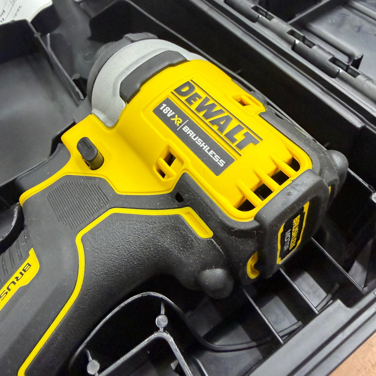 極美品 18V コードレスインパクトドライバー DCF809N ケース ベルトフック付属【リライズ蓮田店】