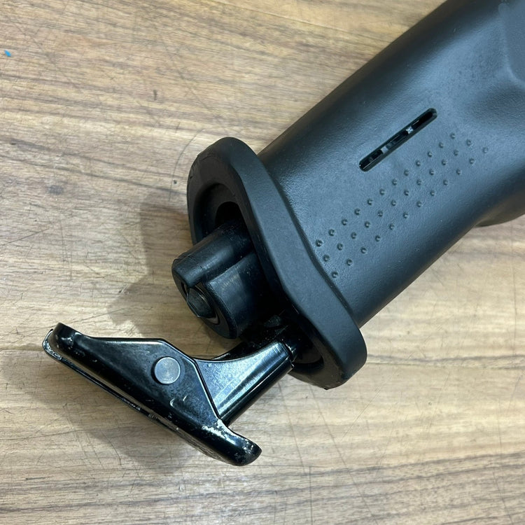 美品 パナソニック (Panasonic) 充電レシプロソー 18V 5.0Ah EZ45A1LJ2G-B 【船橋馬込店】