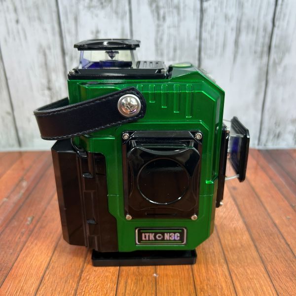 3Dグリーンレーザー墨出し器 LTK-N3C 【野田愛宕店】