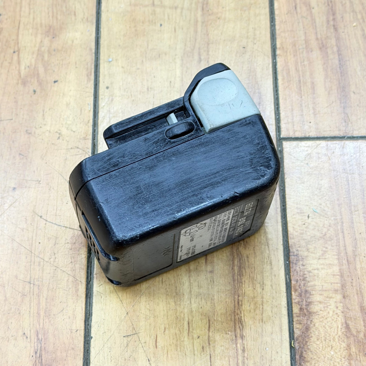 動作確認済み リチウムイオンバッテリー 14.4V/3.0Ah BSL1430 【リライズ蓮田店】