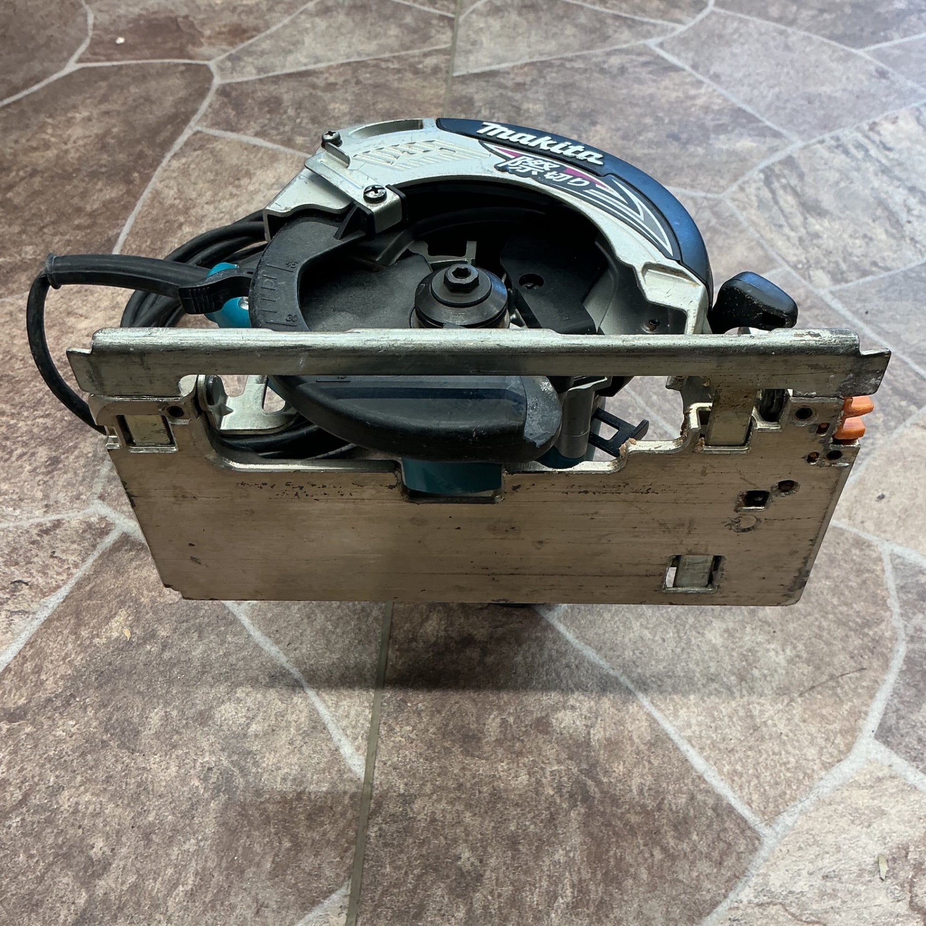 【中古】マキタ(makita) 内装マルノコ 5241  【越谷店】