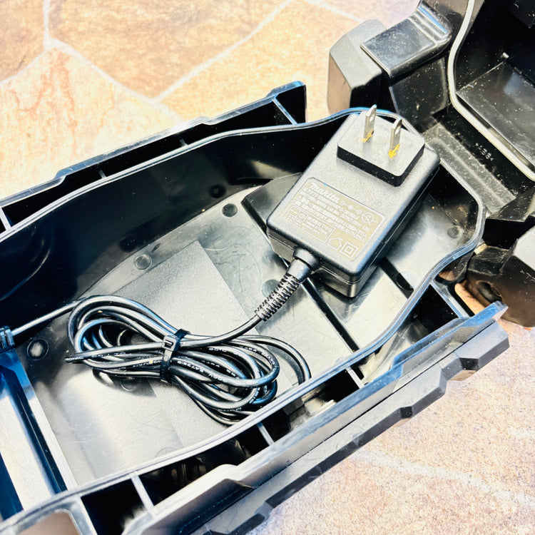 ◆マキタ(makita) コードレスラジオ MR108B 【越谷店】