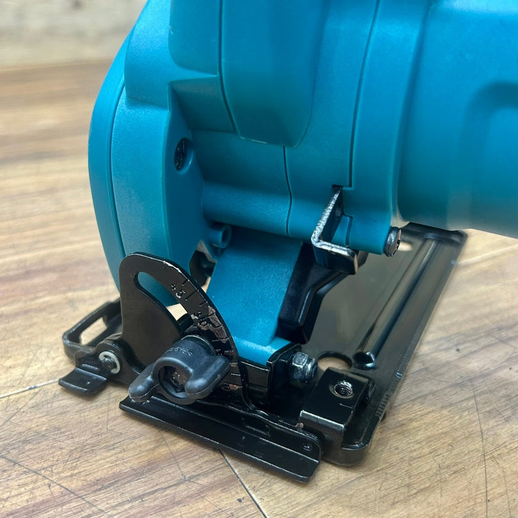 良品 マキタ (makita) 10.8V コードレス丸のこ HS301DZ 本体のみ 【船橋馬込店】