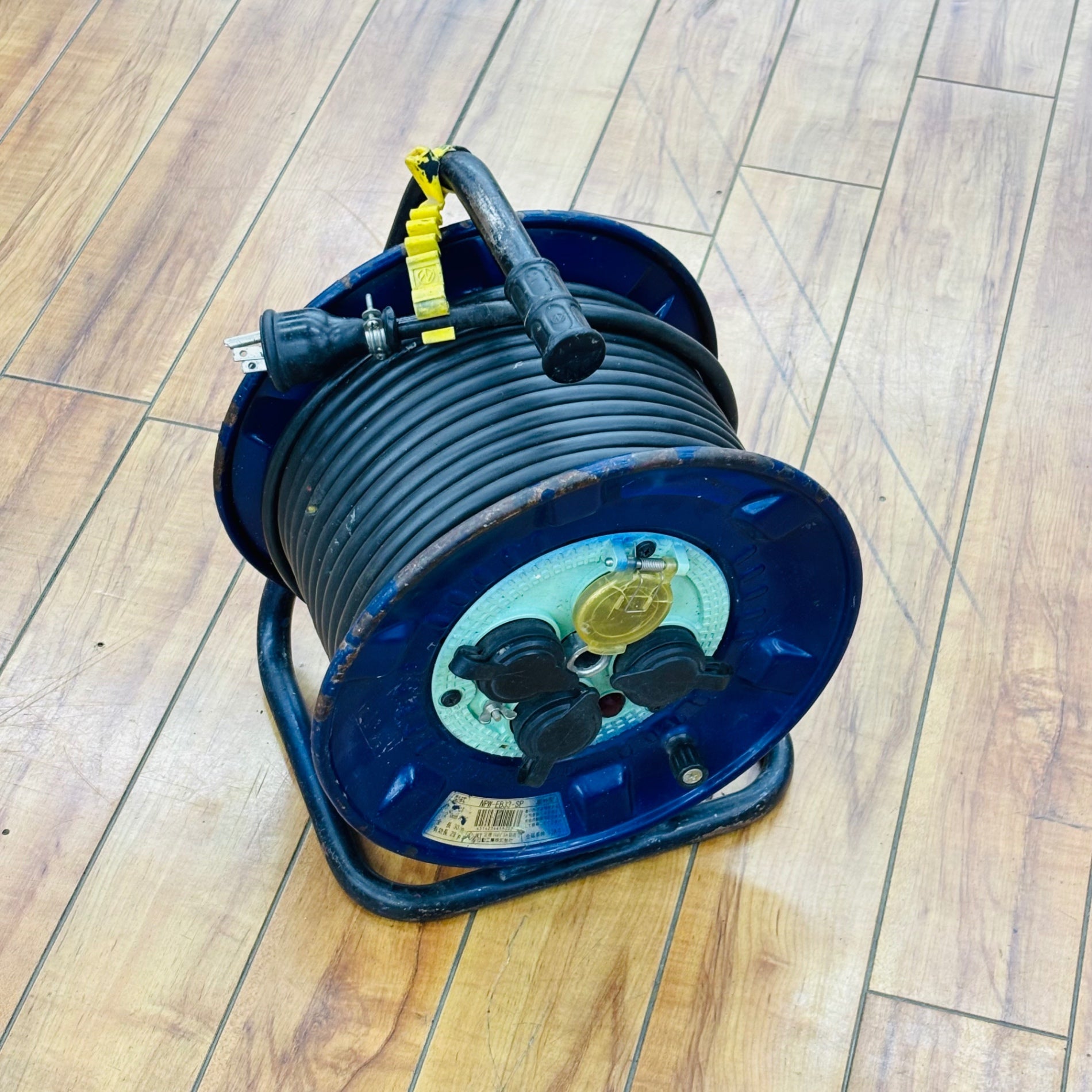 100V 防雨防塵型 温度センサー付 漏電保護専用ブレーカー付 30m コードリール NPW-EB33-SP 【中古】 【蓮田店】