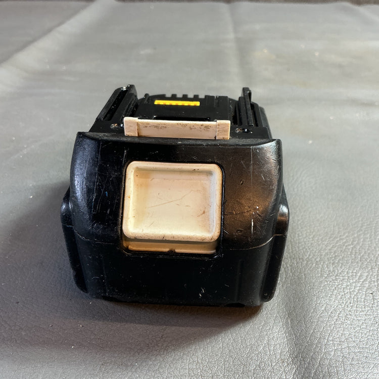 【中古】マキタ(makita) リチウムイオンバッテリー 18V/3.0Ah BL1830B  【越谷店】