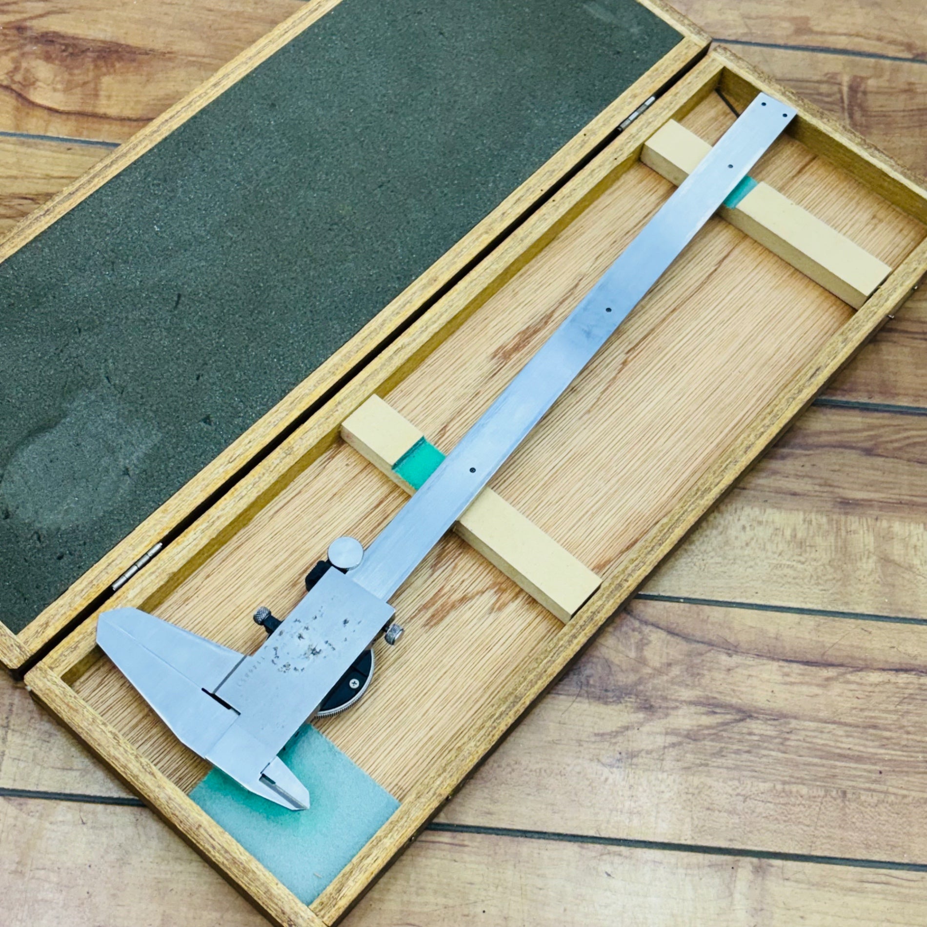 300mm ダイヤルノギス 500-153 【蓮田店】