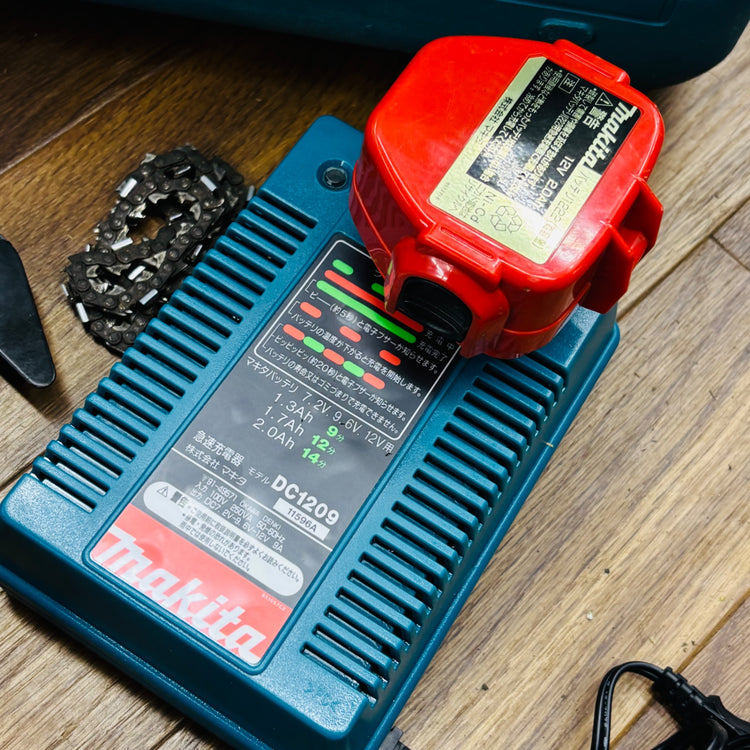 動作品  12V充電式チェーンソー UC120DRA 互換バッテリ(未使用)付き【リライズ蓮田店】
