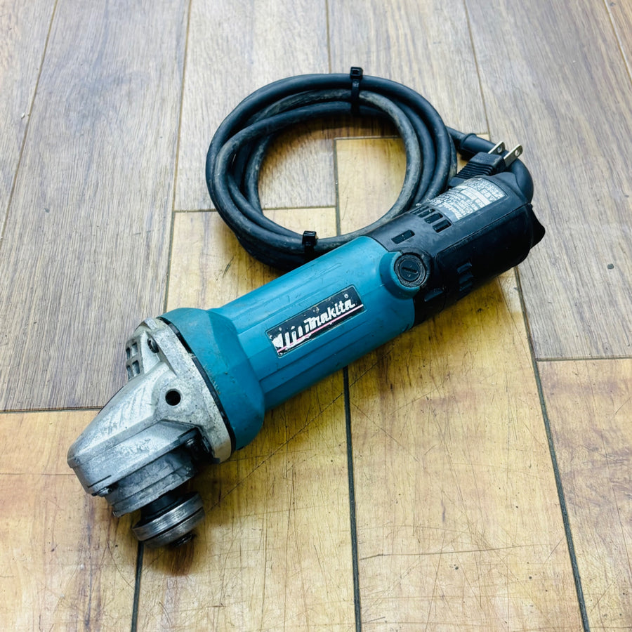 動作確認済み マキタ(makita) 100mm ディスクグラインダー 9533BLA 【リライズ蓮田店】